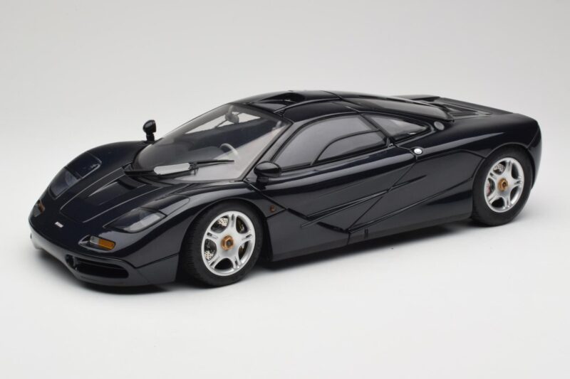McLaren F1 Dark Blue Metallic Minichamps 1:12 530133128 Metalli