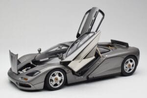 McLaren F1 Dark Silver Minichamps 1:12 530133124 Metalli — kuva 2 / 8