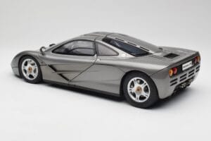 McLaren F1 Dark Silver Minichamps 1:12 530133124 Metalli — kuva 7 / 8