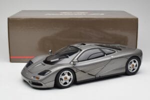 McLaren F1 Dark Silver Minichamps 1:12 530133124 Metalli — kuva 8 / 8
