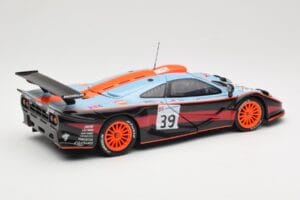 McLaren F1 GTR #39 Gulf R. Bellm / A. Gilbert / M. Sekiya 24 Hours of Le Mans 1997 UT Models 1:18 39725 Metalli — kuva 3 / 8