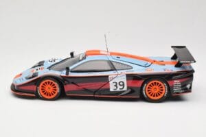 McLaren F1 GTR #39 Gulf R. Bellm / A. Gilbert / M. Sekiya 24 Hours of Le Mans 1997 UT Models 1:18 39725 Metalli — kuva 4 / 8