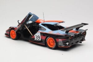 McLaren F1 GTR #39 Gulf R. Bellm / A. Gilbert / M. Sekiya 24 Hours of Le Mans 1997 UT Models 1:18 39725 Metalli — kuva 5 / 8