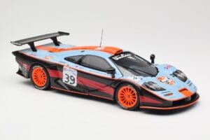 McLaren F1 GTR #39 Gulf R. Bellm / A. Gilbert / M. Sekiya 24 Hours of Le Mans 1997 UT Models 1:18 39725 Metalli — kuva 6 / 8
