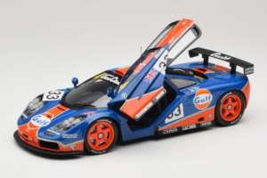 McLaren F1 GTR Gulf #33 R. Bellm / M. Weaver / J-J. Lehto 24 Hours of Le Mans 1996 UT Models 1:18 530161833 Metalli — kuva 2 / 8