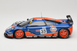 McLaren F1 GTR Gulf #33 R. Bellm / M. Weaver / J-J. Lehto 24 Hours of Le Mans 1996 UT Models 1:18 530161833 Metalli — kuva 4 / 8