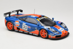 McLaren F1 GTR Gulf #33 R. Bellm / M. Weaver / J-J. Lehto 24 Hours of Le Mans 1996 UT Models 1:18 530161833 Metalli — kuva 6 / 8