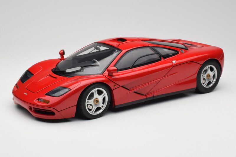 McLaren F1 Punainen Minichamps 1:12 530133125 Metalli
