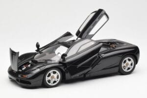 McLaren F1 Road Car Musta AUTOart 1:18 76002 Metalli — kuva 2 / 8