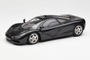 McLaren F1 Road Car Musta AUTOart 1:18 76002 Metalli