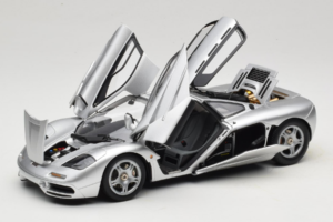 McLaren F1 Hopea LCD 1:18 LCD18014-SI Metalli — kuva 2 / 8