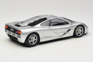 McLaren F1 Hopea LCD 1:18 LCD18014-SI Metalli — kuva 3 / 8