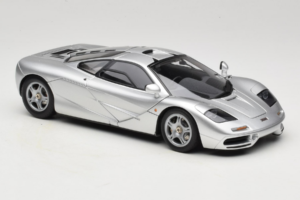 McLaren F1 Hopea LCD 1:18 LCD18014-SI Metalli — kuva 6 / 8
