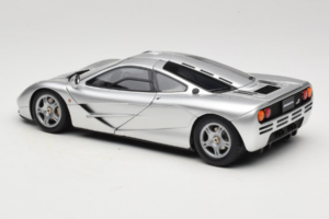McLaren F1 Hopea LCD 1:18 LCD18014-SI Metalli — kuva 7 / 8