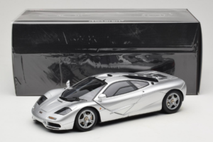 McLaren F1 Hopea LCD 1:18 LCD18014-SI Metalli — kuva 8 / 8