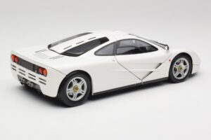 McLaren F1 Valkoinen Minichamps 1:18 530133424 Metalli — kuva 3 / 8