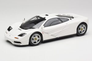 McLaren F1 Valkoinen Minichamps 1:18 530133424 Metalli