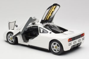 McLaren F1 Valkoinen Minichamps 1:18 530133424 Metalli — kuva 5 / 8