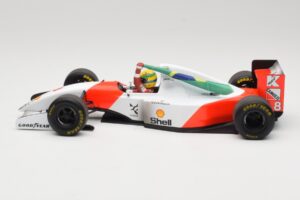 McLaren MP4/8 Ford #8 A. Senna Winner Australian GP 1993 Minichamps 1:18 540933838 Metalli — kuva 4 / 7