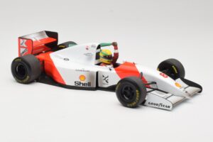 McLaren MP4/8 Ford #8 A. Senna Winner Australian GP 1993 Minichamps 1:18 540933838 Metalli — kuva 5 / 7