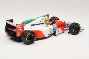 McLaren MP4/8 Ford #8 A. Senna Winner European GP Donington 1993 Minichamps 1:18 540931848 Metalli — kuva 2 / 6