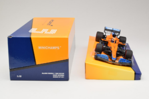 McLaren MCL35M Mercedes #3 D. Ricciardo McLaren F1 Team Bahrain Grand Prix 2021 Minichamps 1:18 533211803 Hartsi — kuva 6 / 7