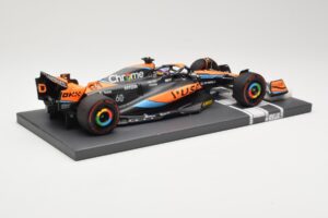 McLaren MCL60 #81 O. Piastri F1 2023 Minichamps 1:18 537231881 Metalli — kuva 3 / 6