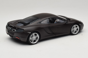 McLaren MP4-12C Matt Black Minichamps 1:18 110133021 Metalli — kuva 3 / 8