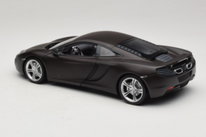 McLaren MP4-12C Matt Black Minichamps 1:18 110133021 Metalli — kuva 7 / 8