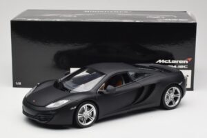 McLaren MP4-12C Matt Satellite Harmaa Minichamps 1:18 110133024 Metalli — kuva 8 / 8