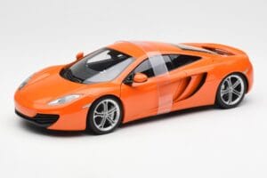 McLaren MP4-12C Oranssi AUTOart 1:18 76006 Metalli