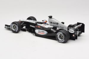 McLaren MP4-19 Mercedes J.P. Montoya Test Car 2005 Minichamps 1:18 533051880 Metalli — kuva 5 / 7