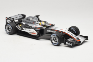 McLaren MP4-20 Mercedes #10 J.P. Montoya F1 2005 Minichamps 1:18 B66962338 Metalli — kuva 4 / 6