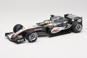 McLaren MP4-20 Mercedes #10 J.P. Montoya F1 2005 Minichamps 1:18 B66962338 Metalli