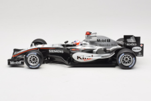 McLaren MP4-20 Mercedes #9 K. Raikkonen F1 2005 Minichamps 1:18 B66962337 Metalli — kuva 3 / 6