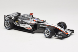 McLaren MP4-20 Mercedes #9 K. Raikkonen F1 2005 Minichamps 1:18 B66962337 Metalli — kuva 4 / 6