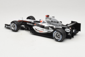 McLaren MP4-20 Mercedes #9 K. Raikkonen F1 2005 Minichamps 1:18 B66962337 Metalli — kuva 5 / 6