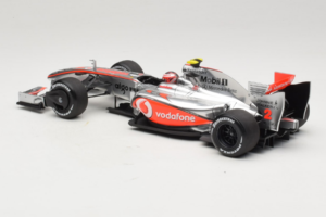 McLaren MP4-24 Mercedes #2 H. Kovalainen F1 2009 Dealer Edition Minichamps 1:18 B66960041 Metalli — kuva 5 / 7
