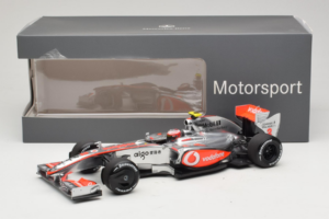 McLaren MP4-24 Mercedes #2 H. Kovalainen F1 2009 Dealer Edition Minichamps 1:18 B66960041 Metalli — kuva 7 / 7