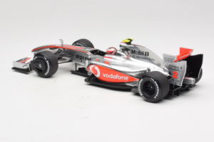 McLaren MP4-24 Mercedes #2 H. Kovalainen F1 2009 Minichamps 1:18 503091802 Metalli — kuva 5 / 7