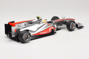 McLaren MP4-25 Mercedes #2 L. Hamilton Vodafone McLaren F1 2010 Minichamps 1:18 530101802 Metalli — kuva 2 / 7