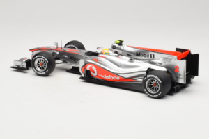 McLaren MP4-25 Mercedes #2 L. Hamilton Vodafone McLaren F1 2010 Minichamps 1:18 530101802 Metalli — kuva 5 / 7