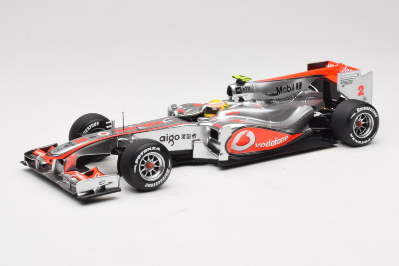 McLaren MP4-25 Mercedes #2 L. Hamilton Vodafone McLaren F1 2010 Minichamps 1:18 530101802 Metalli