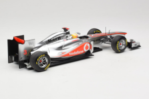 McLaren MP4-26 Mercedes #3 L. Hamilton Vodafone McLaren F1 2011 Minichamps 1:18 530111803 Metalli — kuva 2 / 7