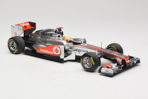 McLaren MP4-26 Mercedes #3 L. Hamilton Vodafone McLaren F1 2011 Minichamps 1:18 530111803 Metalli — kuva 4 / 7