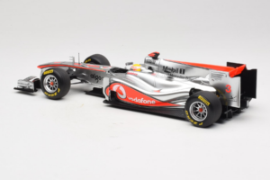 McLaren MP4-26 Mercedes #3 L. Hamilton Vodafone McLaren Showcar F1 2011 Minichamps 1:18 530111873 Metalli — kuva 5 / 7
