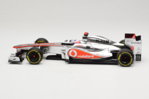 McLaren MP4-27 Mercedes #3 J. Button Vodafone McLaren Showcar F1 2012 Minichamps 1:18 530121873 Metalli — kuva 3 / 7