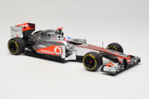 McLaren MP4-27 Mercedes #3 J. Button Vodafone McLaren Showcar F1 2012 Minichamps 1:18 530121873 Metalli — kuva 4 / 7