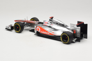 McLaren MP4-27 Mercedes #3 J. Button Vodafone McLaren Showcar F1 2012 Minichamps 1:18 530121873 Metalli — kuva 5 / 7