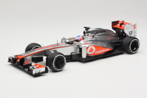 McLaren MP4-28 Mercedes #5 J. Button Vodafone McLaren F1 2013 Minichamps 1:18 530131805 Metalli